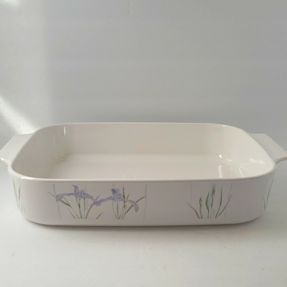 Vintage Corningware large baker
